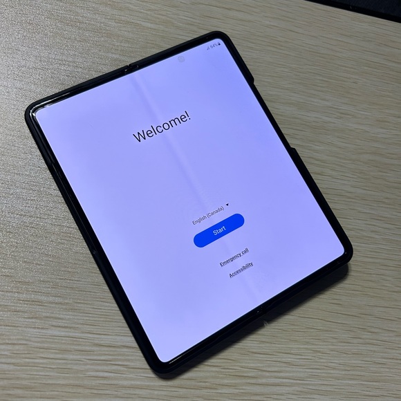 *SOLD* Samsung Fold 3 5G - 256GB w/ S Pen and Case - Picture 5 of 8